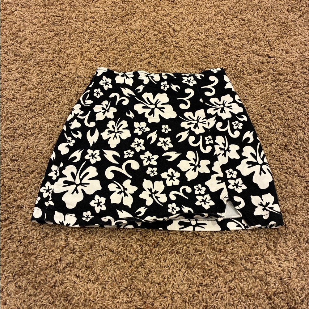 Wild Fable Black & White Floral Mini Skirt
